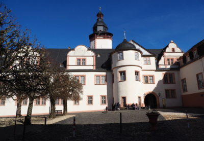 Eingang zum Schloß